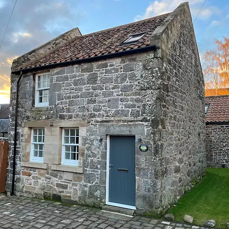 Tiny House In Cosy Village Milnathort Extérieur photo